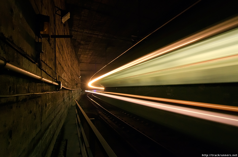 Illustration for article titled Lost in a Maze of Abandoned Stations Beneath the Streets of Barcelona